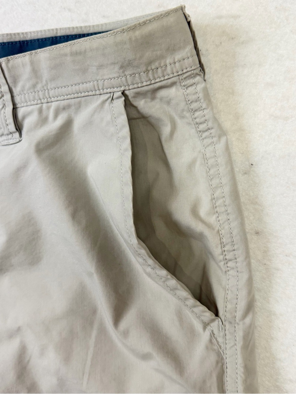 Columbia Men’s Hiking Shorts Size 34x8 Beige Khaki 100% Cotton Lightweight - Picture 3 of 9